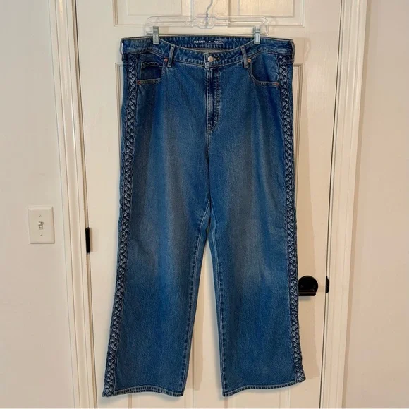Old Navy |Extra High Rise Sky-Hi Wide Leg,Braid Detail, Medium Wash,Size 18- EUC - Picture 3 of 7